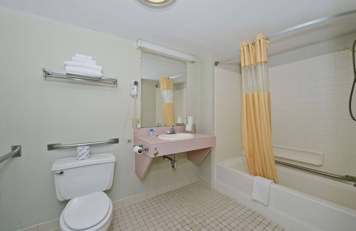 St Ignace Hotel | Americas Best Value Inn St. Ignace