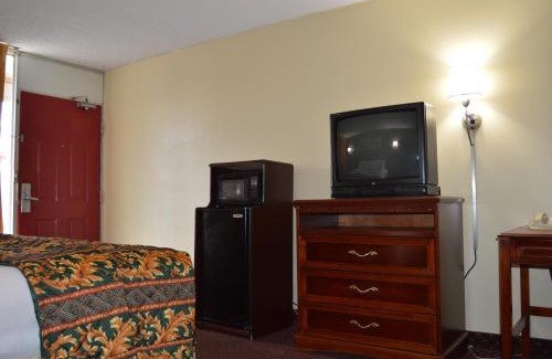 Tulsa Hotel | Americas Best Value Inn Tulsa I-44