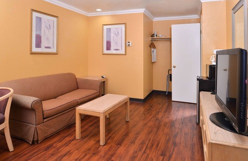 Clearlake Park Hotel | Americas Best Value Inn & Suites Clearlake Wine Country