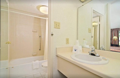 Wilson Apartment | Americas Best Value Inn Wilson - UNIT 16 ONE BED GROUND FLOOR