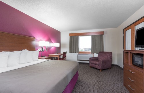 Baldwin Hotel | AmericInn by Wyndham Baldwin