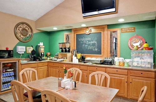 Beulah Hotel | AmericInn by Wyndham Beulah
