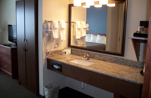 Beulah Hotel | AmericInn by Wyndham Beulah