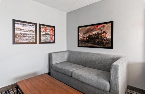 Crookston Hotel | AmericInn by Wyndham Crookston U of M Crookston