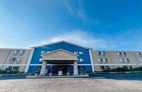 Glendale Hotel | AmericInn by Wyndham Glendale Milwaukee