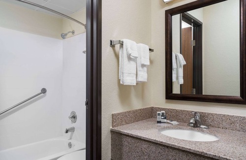 Lake City Hotel | AmericInn by Wyndham Lake City