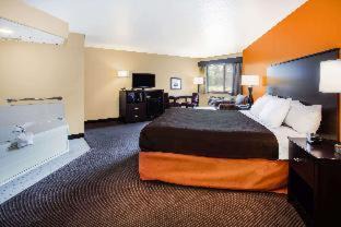 Menomonie Hotel | AmericInn by Wyndham Menomonie