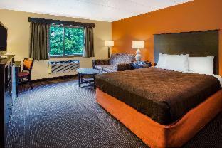 Menomonie Hotel | AmericInn by Wyndham Menomonie