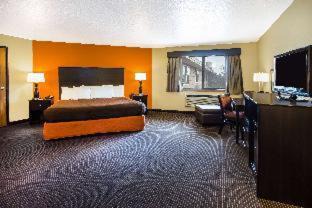 Menomonie Hotel | AmericInn by Wyndham Menomonie