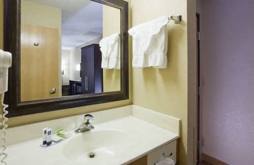 Osceola Hotel | AmericInn by Wyndham Osceola