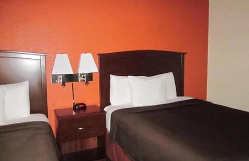 Plymouth Hotel | AmericInn by Wyndham Plymouth