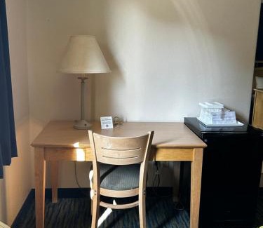 Waverly Hotel | Ameristay Inn & Suites