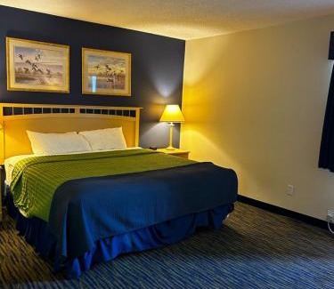 Waverly Hotel | Ameristay Inn & Suites