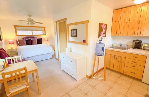 Cornville House | Amethyst Suite: Crystal Calm by the Creek