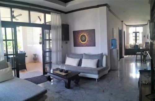 Ko Lanta Villa | Amintra 5 Pool Villa. 3 bedroom seaview villa with easy access to all amenities
