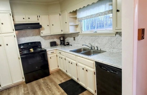 Nottingham House | Amish Countryside Escape at Forest Edge Farm