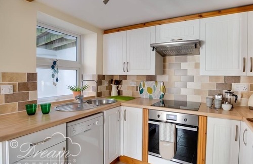 Portland Cottage | AMMONITE COTTAGE, family friendly, with a garden in Fortuneswell