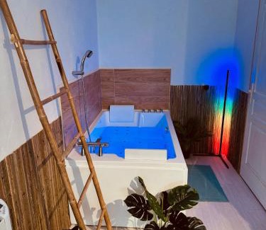 Rousson House | Amour l Romance l Chambre Secrète l Balnéo Massage