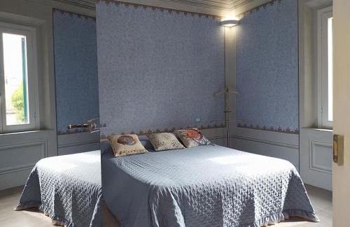 Cecina Apartment | Ampio appartamento di Charme con 2 camere, 2 bagni, terrazza, aria condizionata, in posizione Centralissima