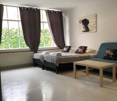 Haarlemmerbuurt Bed & Breakfast | Amsliving