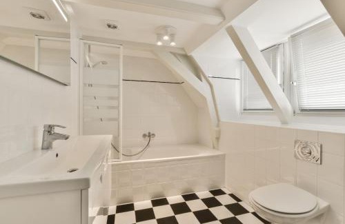 Amsterdam City Centre Apartment | Amsterdam Alley Apartment