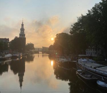 Nieuwmarkt en Lastage House | Amsterdam Center - Houseboat by Captain Ricard