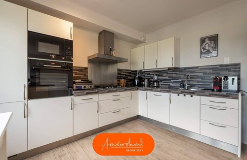 Zwanenburg House | Amsterdam Villa | Jacuzzi, Sauna & Cinema