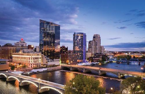 Downtown Hotel | Amway Grand Plaza Hotel, Curio Collection by Hilton