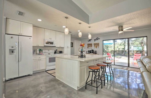 St. Augustine Cottage | 'An Acre Paradise' Home w/Hot Tub in St Augustine