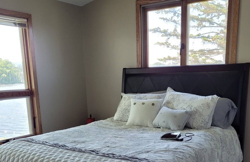 La Crosse House | An excellent home on the backwaters of the Mississippi river awaits you