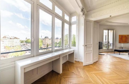 Sorbonne Apartment | AN EXCEPTIONAL RESIDENCE WITH NOTRE-DAME & SEINE VIEW IN A HAUSSMANNIAN BUILDING