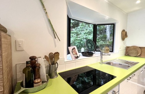 Omiha House | An idyllic couples retreat with your own private beach