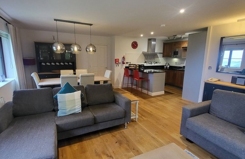 Par Cottage | An idyllic family & dog friendly cottage, great views, perfect holiday location