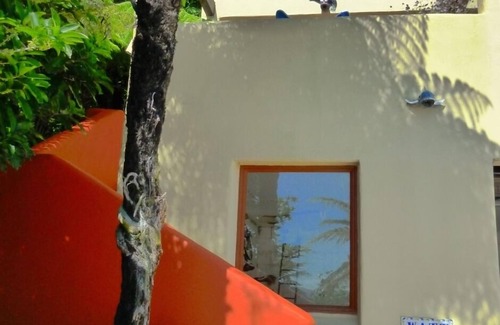 Lowry Bay House | An idyllic hideaway set amongst native bush.