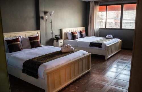 Bang Lamphu Lang Hotel | Anandpura Riverside Hotel