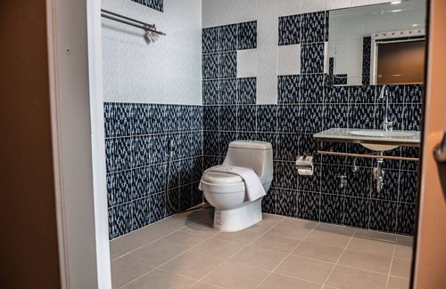 Bang Lamphu Lang Hotel | Anandpura Riverside Hotel