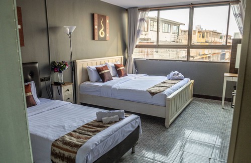 Bang Lamphu Lang Hotel | Anandpura Riverside Hotel