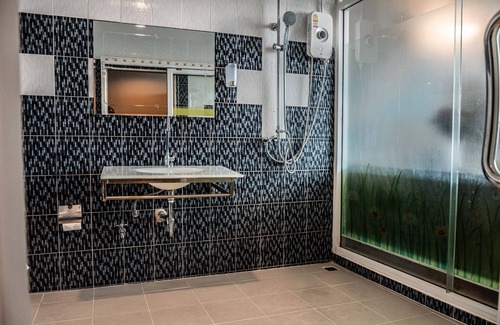 Bang Lamphu Lang Hotel | Anandpura Riverside Hotel