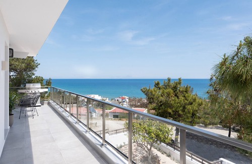 Stegna House | Anastasios Deluxe House Stegna Up Floor (Amazing View, 300meter from the Beach)