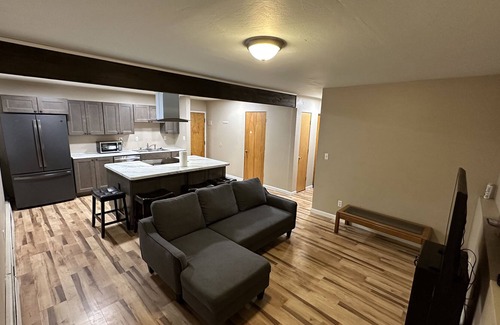 Turnagain Apartment | Anchorage 2BR Spacious Wi-Fi Centrally located