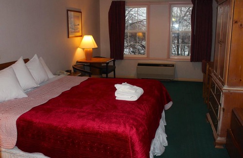 South Burlington Hotel | Anchorage Inn