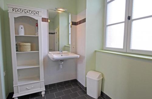 La Gonfriere House | Ancien Presbytère Rénové au Calme avec Jardin, 4 Chambres - FR-1-497-78