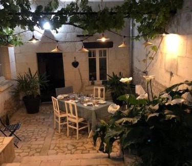 Turquant House | Ancien pressoir, semi-troglodyte