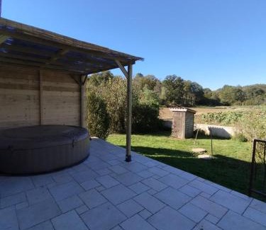 Lucay-le-Male House | Ancienne maison du garde barrière,spa, billard proche zoo Beauval, château de la Loire