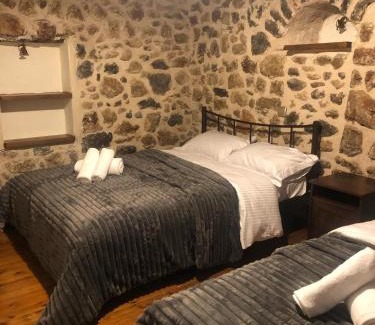 Trikolonoi Villa | Andromahi Stone House