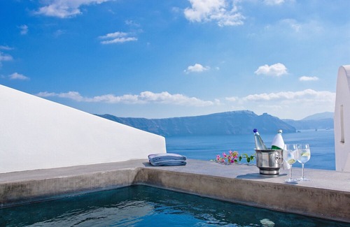 Oia Hotel | Andronis Luxury Suites