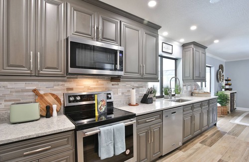 Bradenton House | Andy's Paradise -10 Min to AMI, Newly Renovated in 2022 & Private Heated Pool