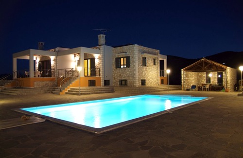 North Kynouria House | "Anemona" Luxury Villa Apartment