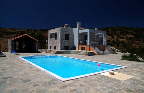 North Kynouria House | "Anemona" Luxury Villa Apartment
