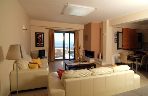 North Kynouria House | "Anemona" Luxury Villa Apartment